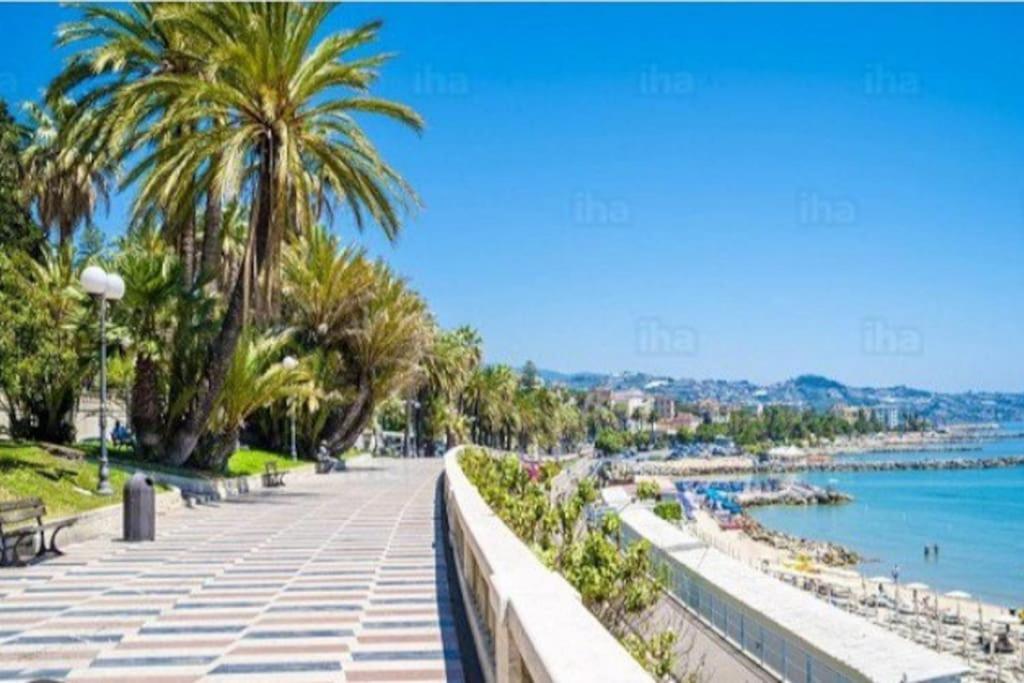 Appartamento Centralissimo Sanremo Luaran gambar