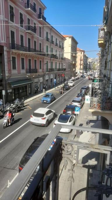 Appartamento Centralissimo Sanremo Luaran gambar